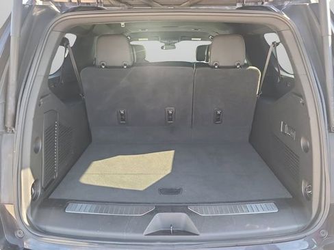 Used 2024 Chevrolet Suburban Premier image 11