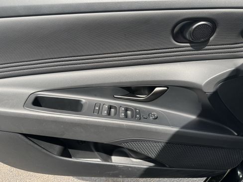 Used 2025 Hyundai Elantra Sport FWD image 14