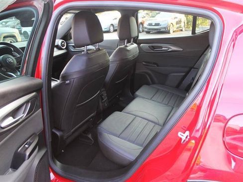 Used 2024 Alfa Romeo Tonale Veloce w/ Premium Interior Package AWD/4WD image 25