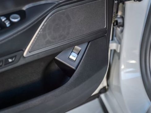 Used 2020 BMW 740i xDrive w/ M Sport Package image 52