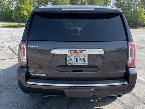 Used 2017 GMC Yukon Denali w/ Open Road Package AWD/4WD image 6