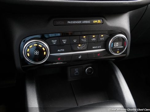 Used 2021 Ford Escape SE w/ Cold Weather Package FWD image 19