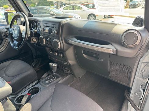 Used 2014 Jeep Wrangler Unlimited Sport w/ Quick Order Package 24S AWD/4WD image 19