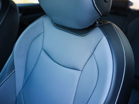 New 2026 Volkswagen Tiguan SE image 36