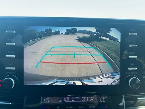 Used 2021 Toyota Sienna XLE w/ XLE Plus Package FWD image 16