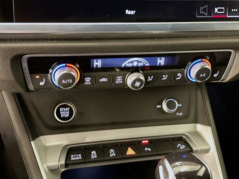 Used 2023 Audi Q3 2.0T Premium image 23