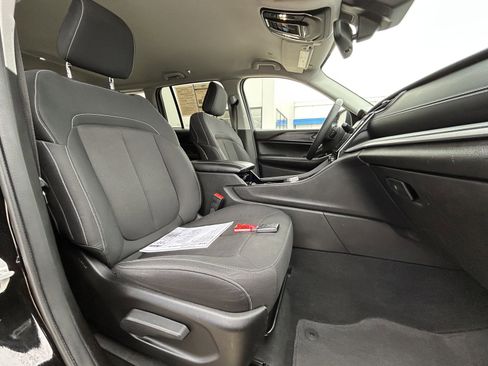 Used 2023 Jeep Grand Cherokee Laredo image 18