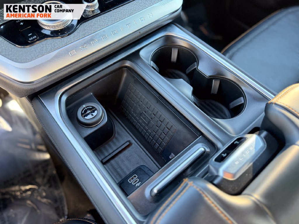 Used 2025 Ford Expedition Tremor AWD/4WD image 17