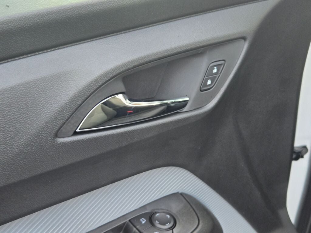 New 2027 Chevrolet Bolt LT w/ Comfort Package FWD image 19
