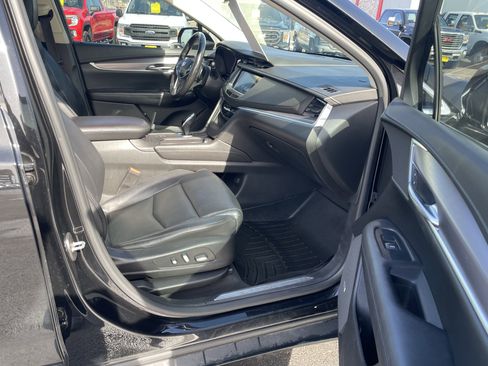 Used 2018 Cadillac XT5 Luxury image 31