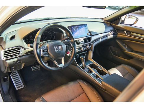 Used 2019 Honda Accord Sport image 11
