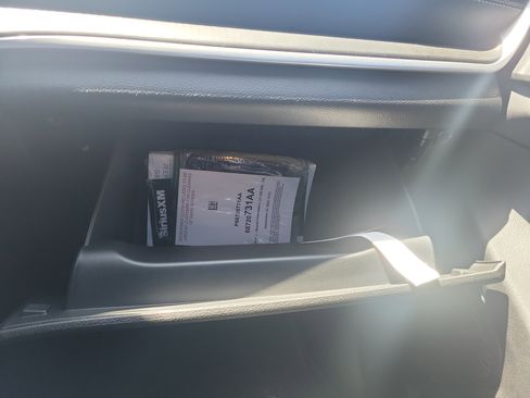 Used 2025 Jeep Grand Cherokee L Altitude image 31