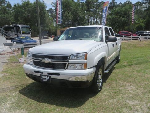 Used 2006 Chevrolet Silverado 1500 LS w/ Skid Plate Package AWD/4WD image 2