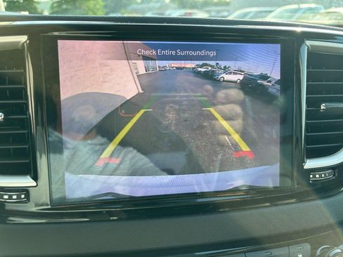 Used 2023 Chrysler Pacifica Touring-L FWD image 24