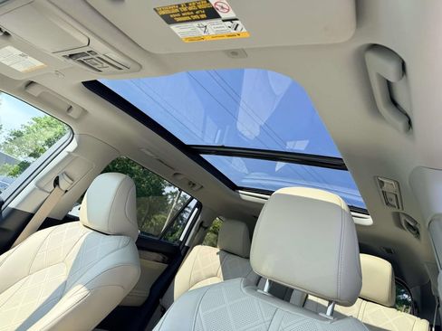 Used 2023 Toyota Highlander Platinum AWD/4WD image 20