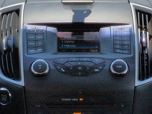 Used 2016 Ford Edge SEL FWD image 19