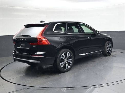 Used 2023 Volvo XC60 B5 Ultimate image 4