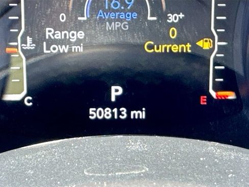 Used 2022 Jeep Wrangler Unlimited Sahara w/ Cold Weather Group AWD/4WD image 13