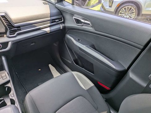 Used 2023 Kia Sportage LX FWD image 17