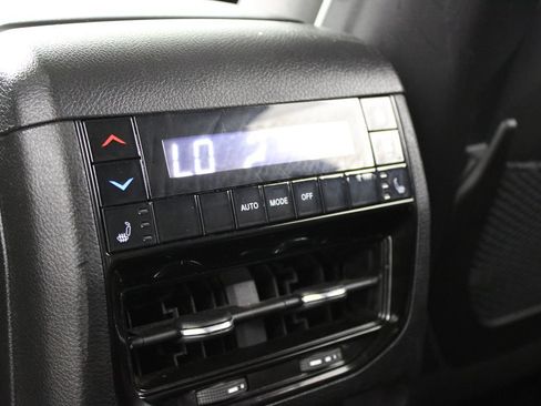 Used 2023 Jeep Grand Cherokee L Limited RWD image 25