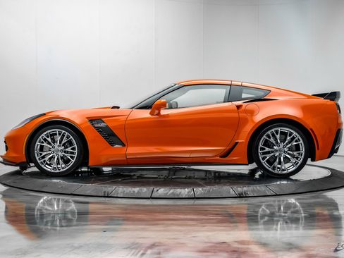 Used 2019 Chevrolet Corvette Z06 RWD image 9