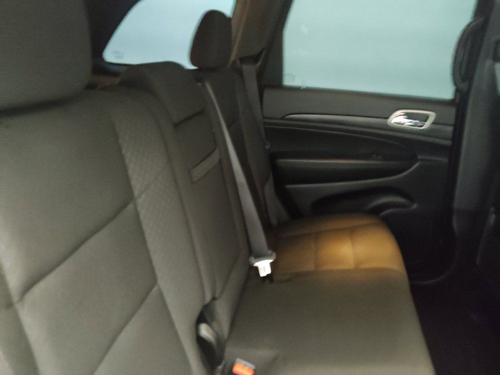 Used 2021 Jeep Grand Cherokee Laredo AWD/4WD image 19