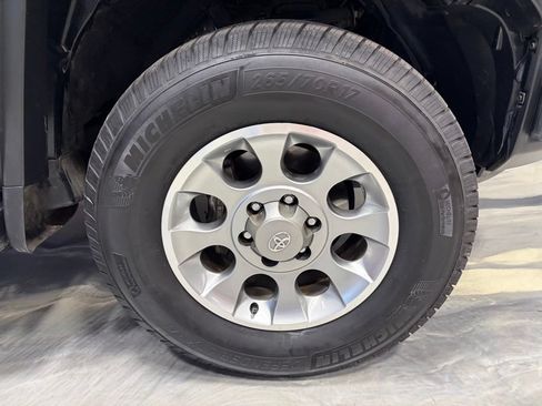 Used 2012 Toyota FJ Cruiser 4WD w/ Upgrade Pkg image 25