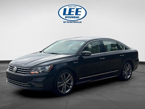 Used 2017 Volkswagen Passat 1.8T R-Line image 8