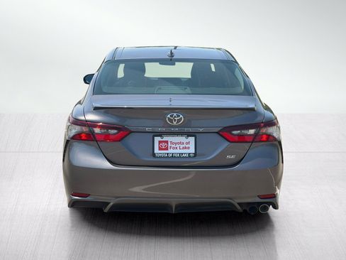 Used 2022 Toyota Camry SE FWD image 4