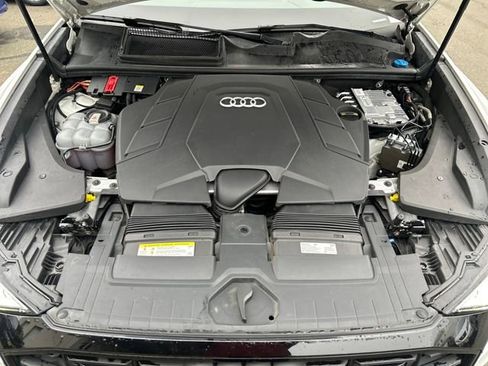 Used 2019 Audi Q8 Prestige w/ Luxury Package image 28