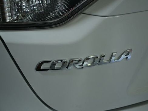 Used 2024 Toyota Corolla LE FWD image 12