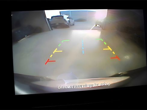 Used 2024 Nissan Frontier SV w/ SV Convenience Package image 17