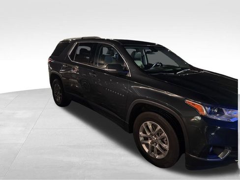 Used 2021 Chevrolet Traverse LT image 4