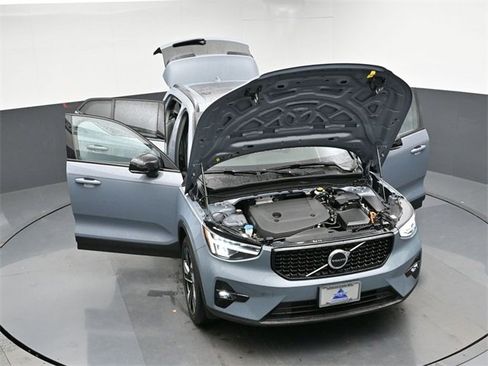 Used 2023 Volvo XC40 B5 Plus w/ Protection Package Premier image 47