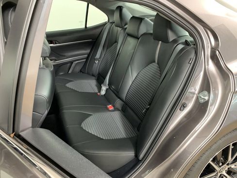 Used 2024 Toyota Camry SE w/ Convenience Package image 30