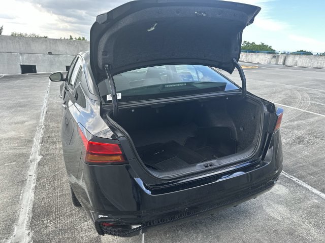 Used 2024 Nissan Altima 2.5 SV FWD image 28