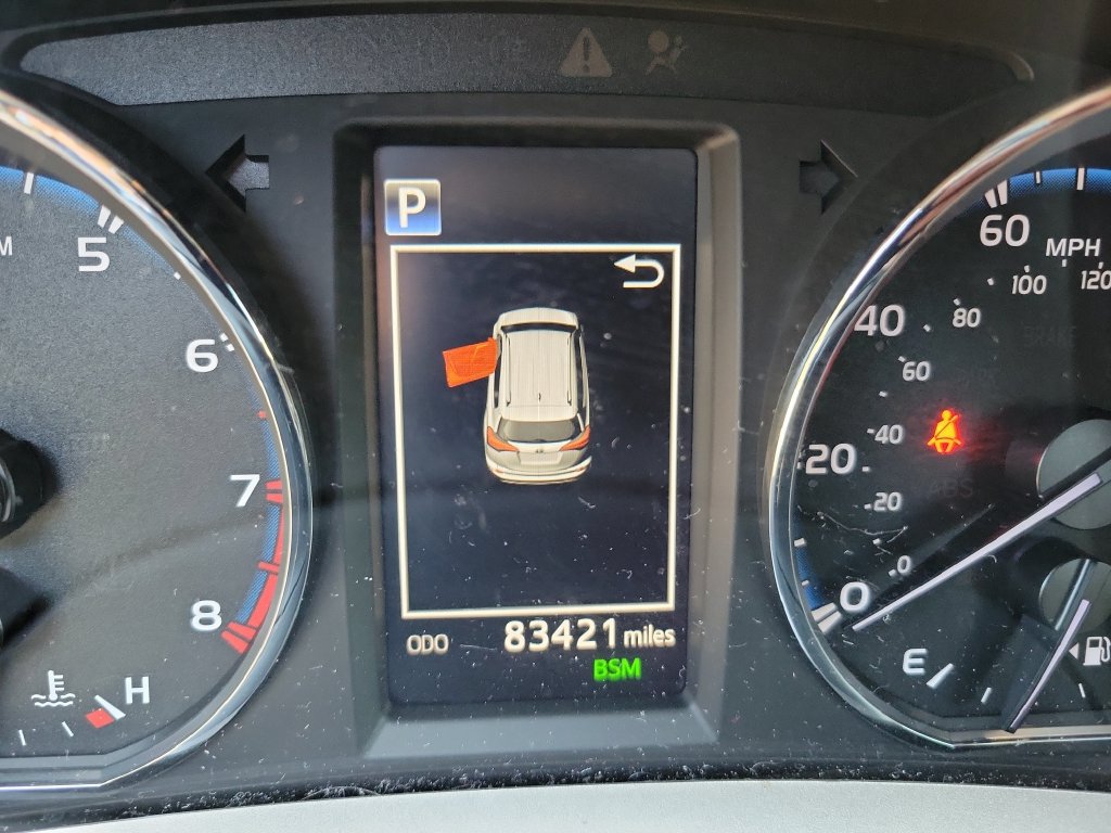 Used 2018 Toyota RAV4 Limited FWD image 29