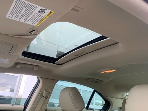 Used 2019 Ford Taurus Limited AWD/4WD image 8