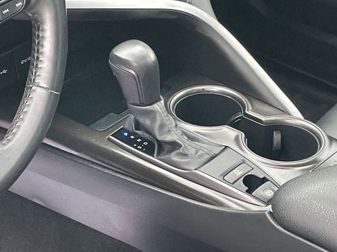 Used 2021 Toyota Camry SE w/ Cold Weather Package image 35