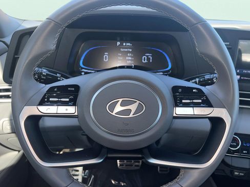 Certified 2025 Hyundai Elantra Sport image 12