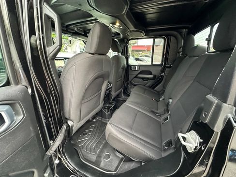 Used 2020 Jeep Gladiator Overland AWD/4WD image 10