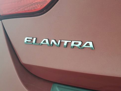 Used 2016 Hyundai Elantra GT FWD image 29