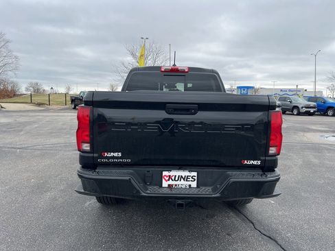 Used 2025 Chevrolet Colorado LT w/ LT Convenience Package image 4