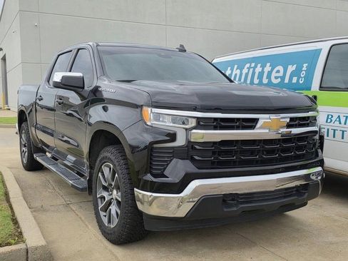 Used 2023 Chevrolet Silverado 1500 LT AWD/4WD image 1