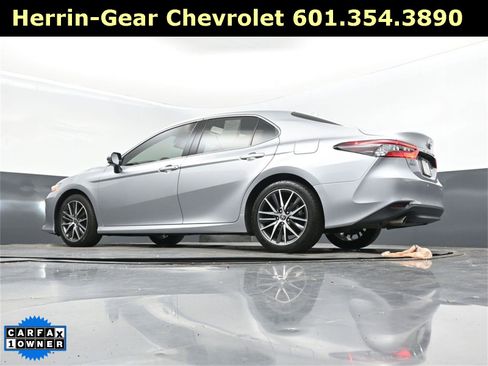 Used 2022 Toyota Camry XLE image 40
