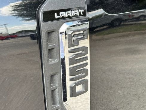 Used 2023 Ford F250 Lariat w/ Lariat Ultimate Package AWD/4WD image 6