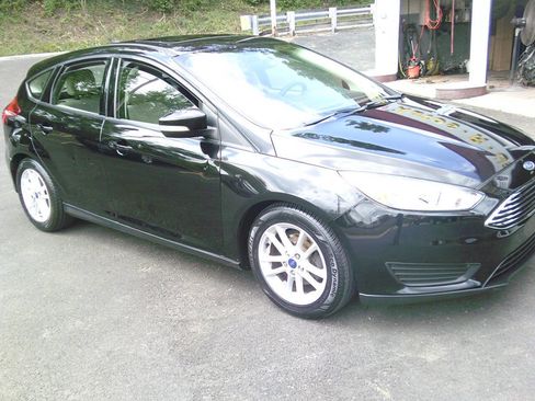 Used 2016 Ford Focus SE image 3