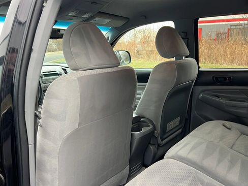 Used 2011 Toyota Tacoma 4x4 Double Cab w/ SR5 Pkg #2 image 12