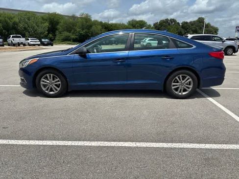Used 2015 Hyundai Sonata SE w/ Option Group 09 FWD image 2