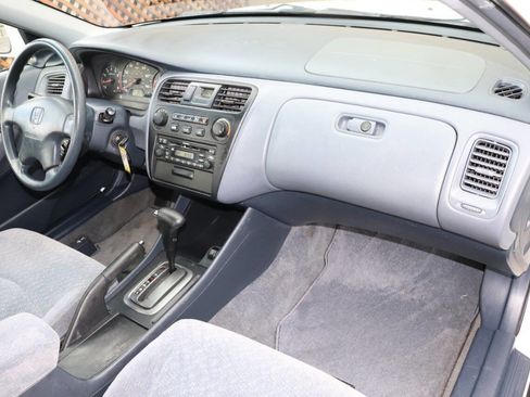 Used 2001 Honda Accord LX image 36